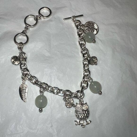 Silver Tone and Green Stone Charm Bracelet with Toggle Closure - Picture 1 of 4